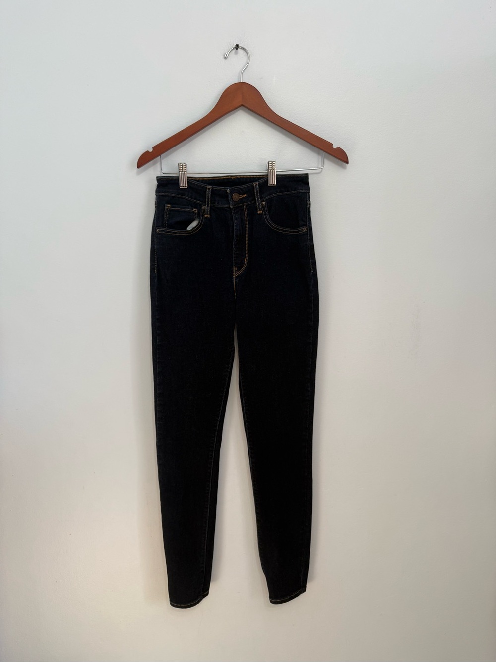 Levi's High-Rise Black Slim Jeans